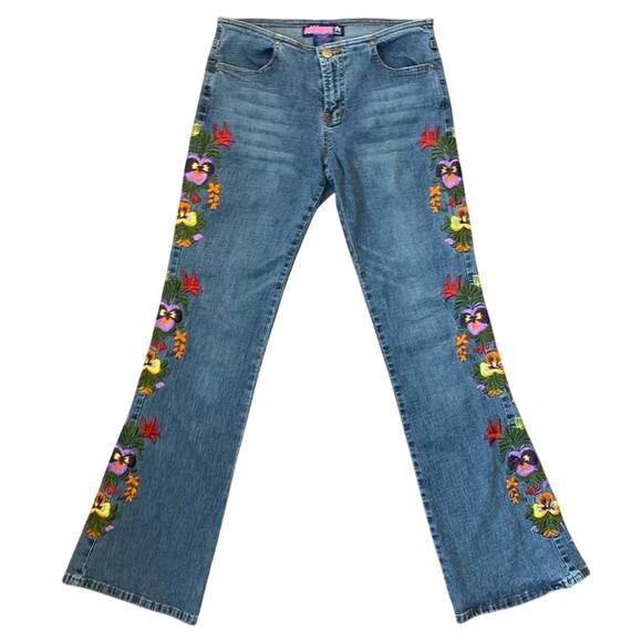 Y2K Bubblegum Low Rise Flower Embroidered Flared Jeans Size 5/6 - Picture 2 of 7